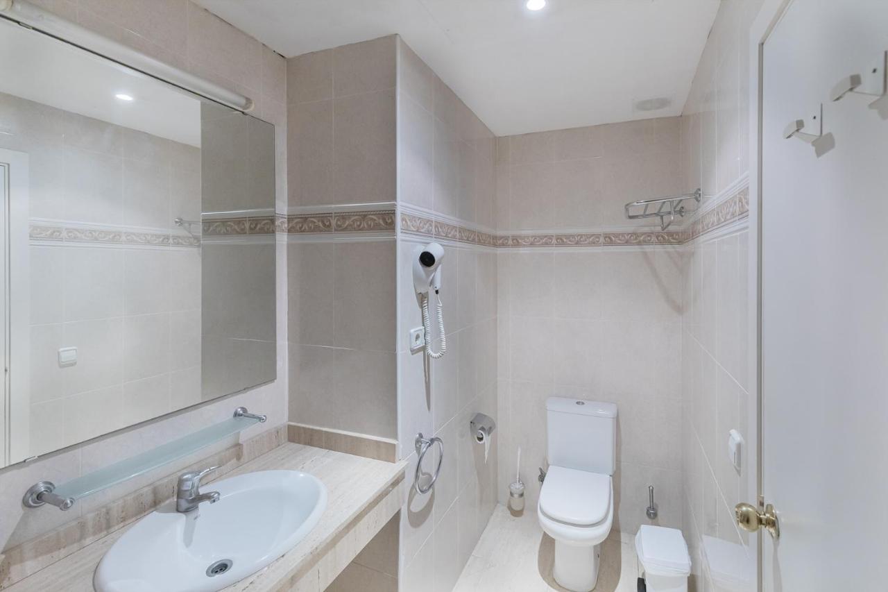 Hotel Vila Calella Bagian luar foto