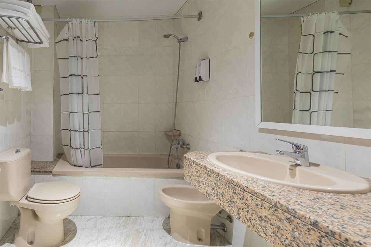Hotel Vila Calella Bagian luar foto