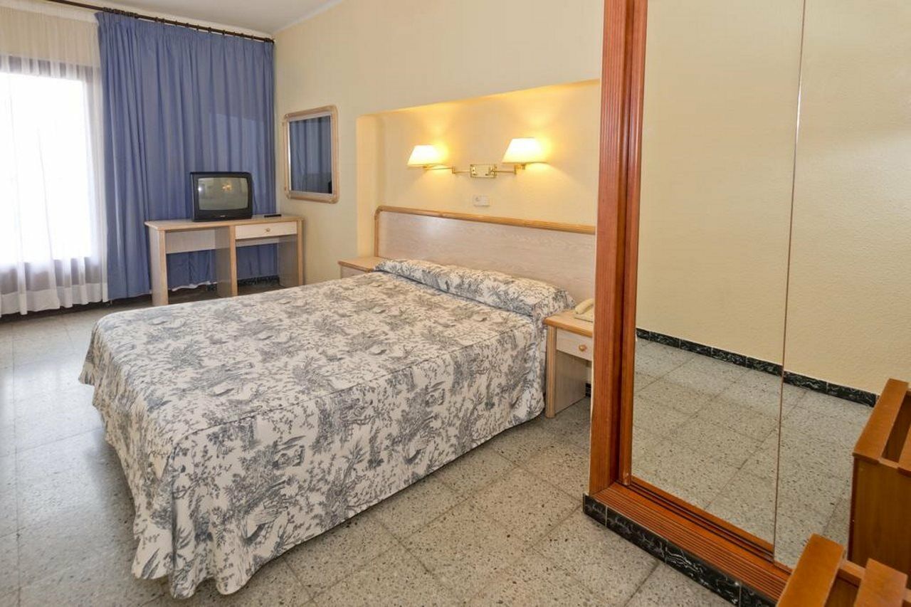 Hotel Vila Calella Bagian luar foto