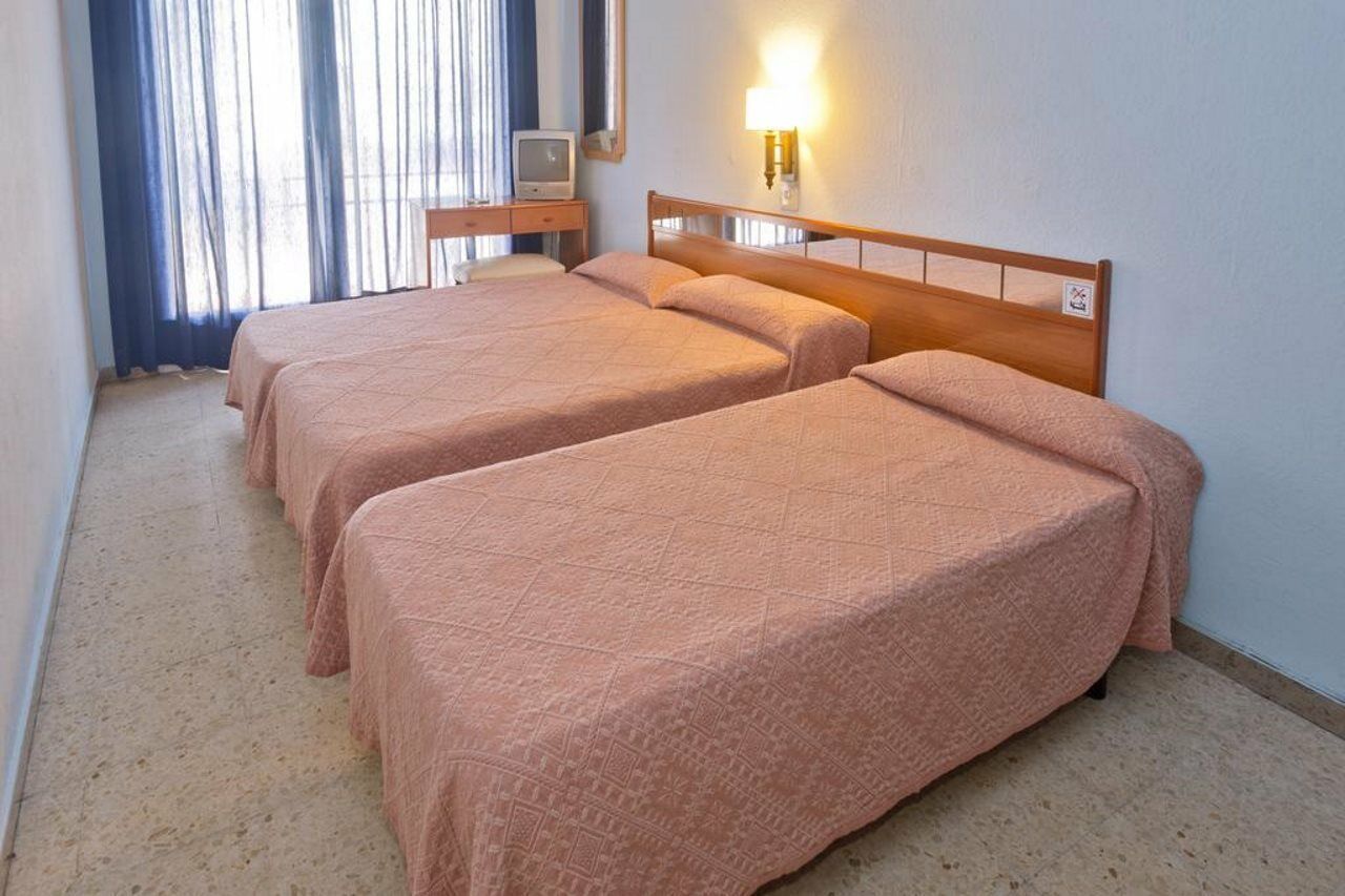 Hotel Vila Calella Bagian luar foto